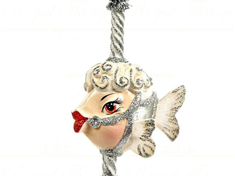 B 30311 Goodwill Christmas Ornaments Winter Carousel Fish Ornament White Silver Brown Detail1