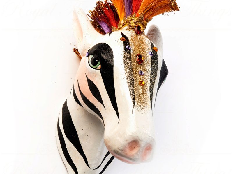 B 30575 Goodwill Christmas Decorative Items Cirque Magique Zebra Head Wall Display Black White Multi