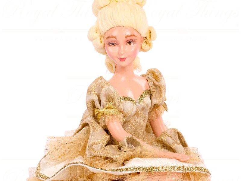 B 86267 Goodwill Christmas Dolls Sun King Baroque Sitting Lady Doll Gold