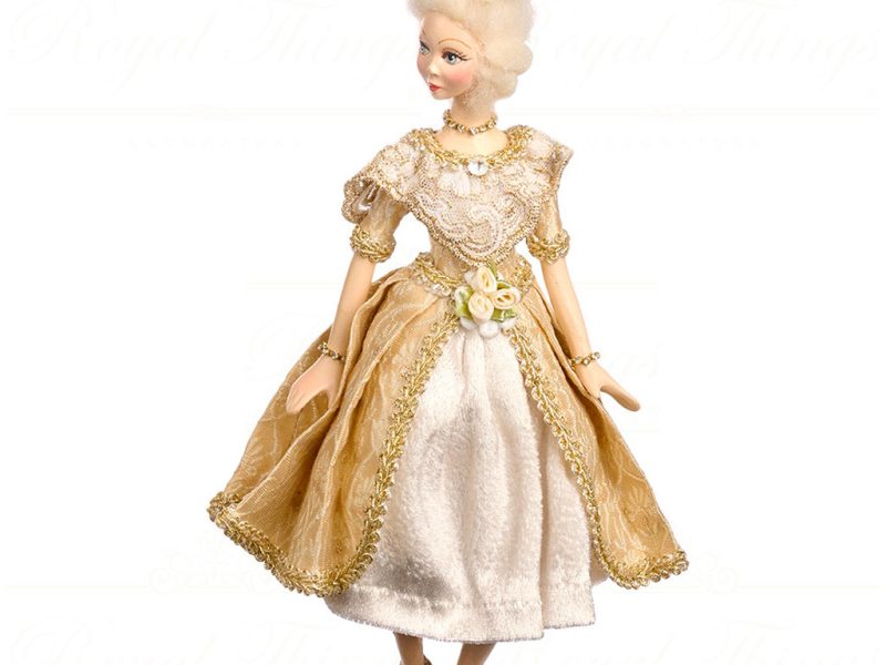 J 57056 Goodwill Christmas Ornaments Sun Queen Lady Ornament Cream Gold Gold