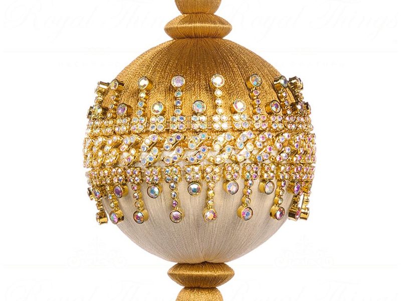 L 36637 Goodwill Christmas Balls Jewel Trim Yarn Ball Gold Cream B