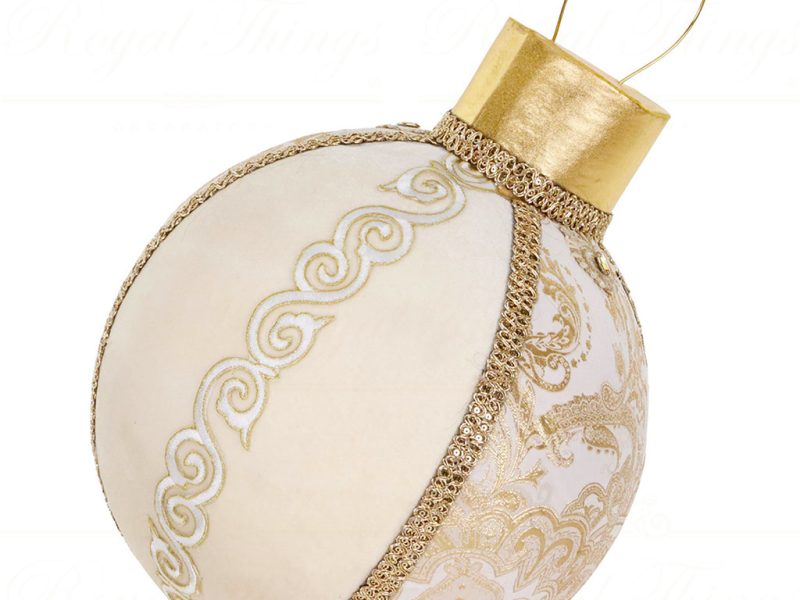 T 82019 Goodwill Christmas Decorative Items Fabric Brocade Display Xmas Ball Tabletop Cream Gold