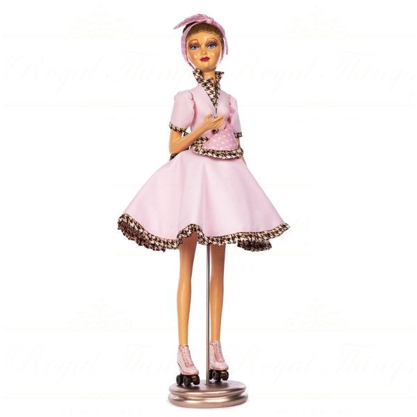 Goodwill Various Dolls Chocolicious Waitress Girl Pink Brown B 89158