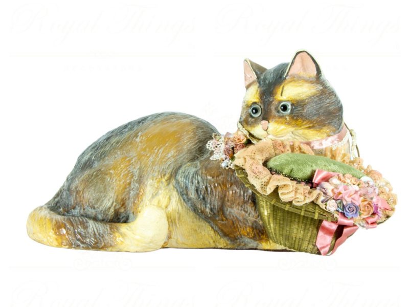 Katherine S Collection Heritage Collectible Tabletop Ash Finish Vintage Persian Cat With Basket Brown Beige Kc 04 5360c B