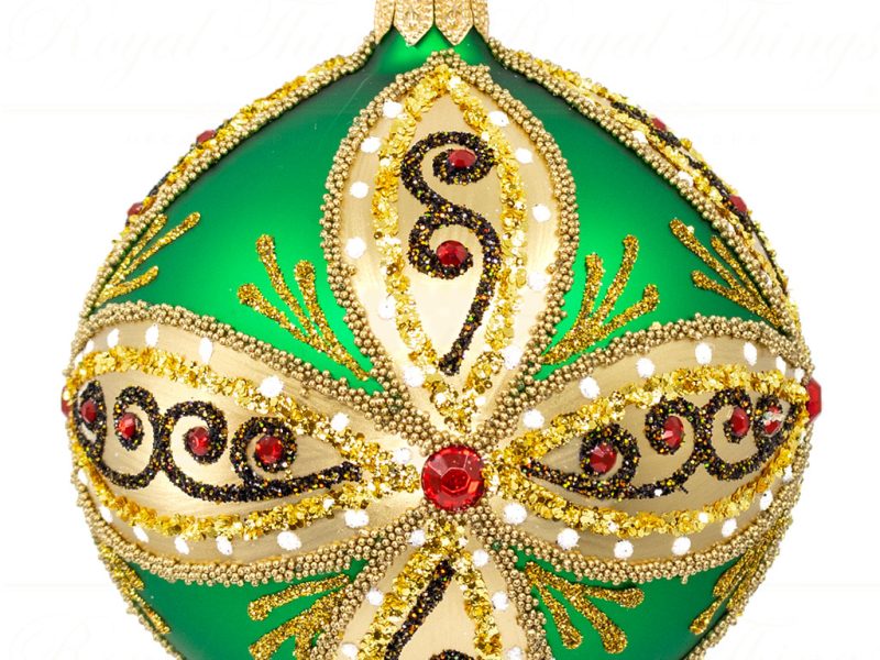 Royal Things Polish Glass Art Christmas Bauble Ball Fierce Flynn Green Red Gold Pga B 4107 Front